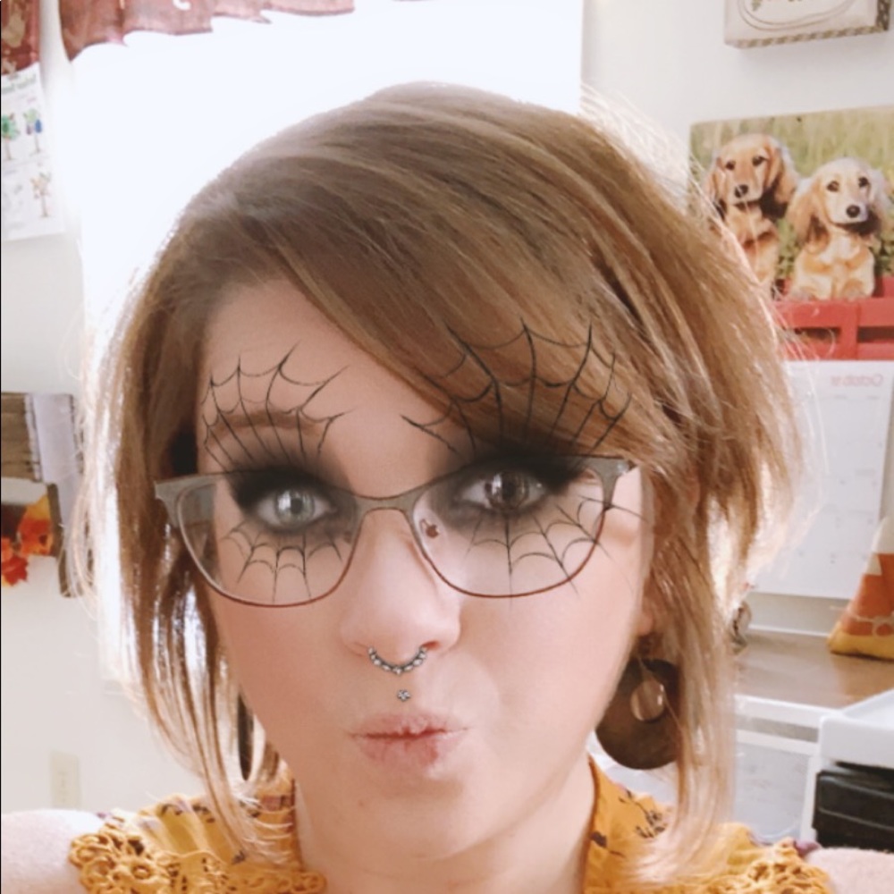 Meet your Posher, Priscilla